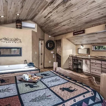 Redwood In The Historic Upper Canyon Ruidoso Exterior photo